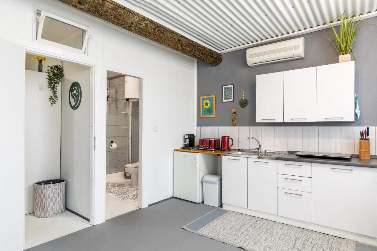 Waterview Apartments - Koru Apartment And Pool Mimice Ngoại thất bức ảnh